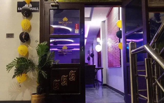 Abbott Crown Hotel and Restaurant