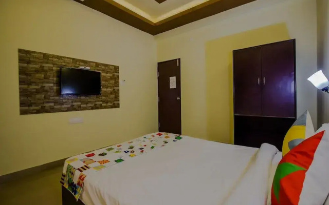 OYO 14182 Home Graceful Studio Ashwem