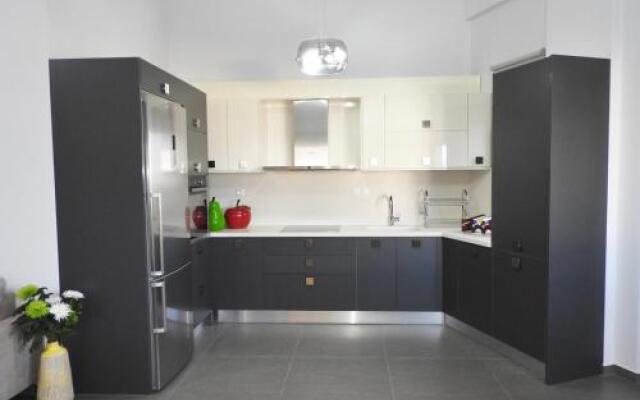 Theania Luxury Apartment