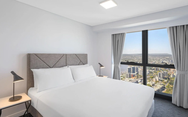 Meriton Suites Adelaide Street, Brisbane