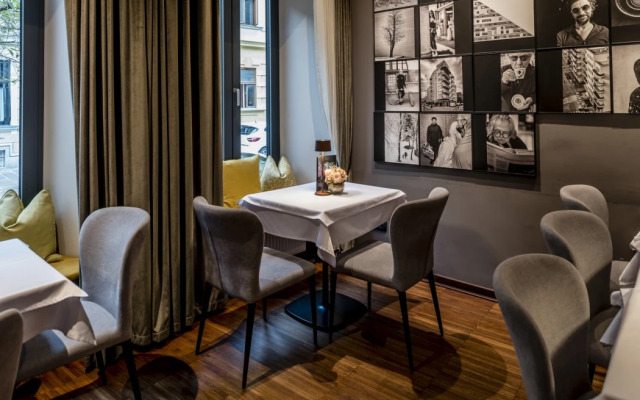 Hotel Mrak 4*