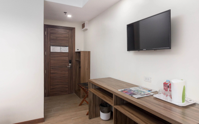 ZEN Rooms M. Velez Street