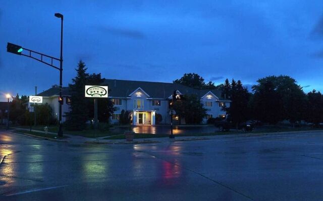 Plymouth Suites Hotel