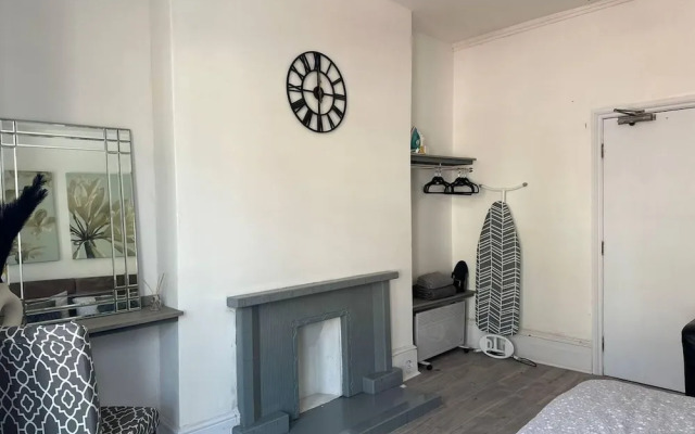 Captivating 1-bed Apartment in Newport