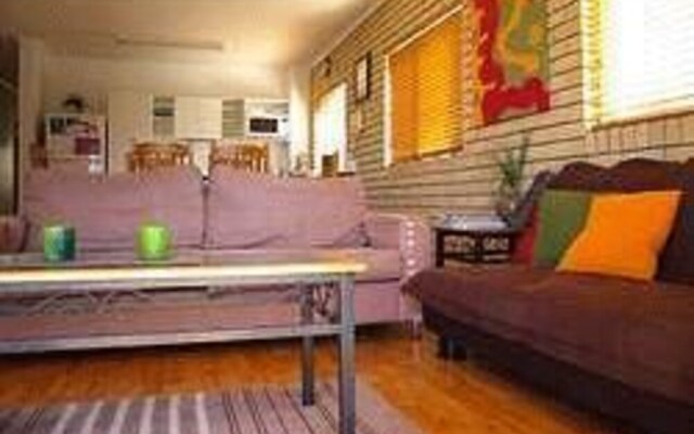 Whitecaps Holiday Apartments