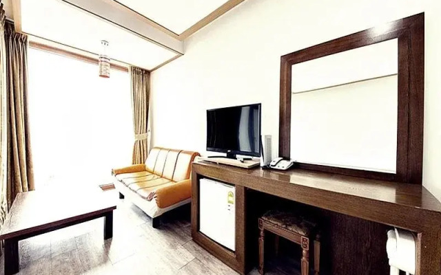 Four Season Beach Tourist Hotel