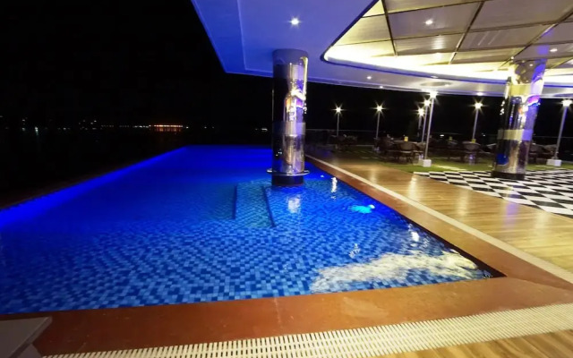 Central Park Reef Resort