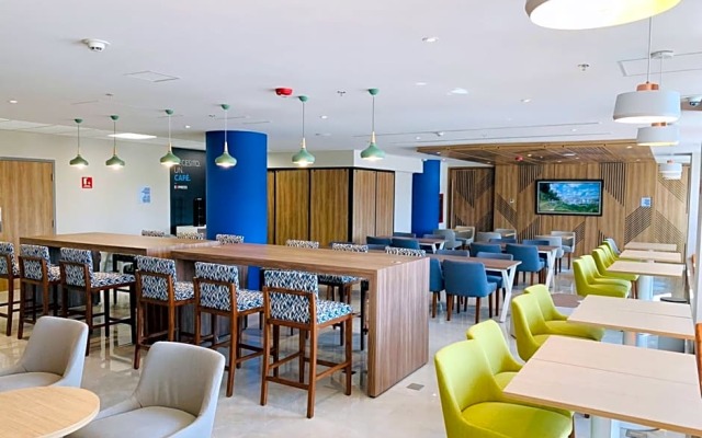 Holiday Inn Express Guadalajara Vallarta Poniente