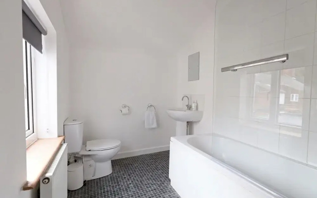 2 Bedroom City Centre House - Guest Homes!