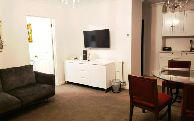 Prince's Gate Hotel