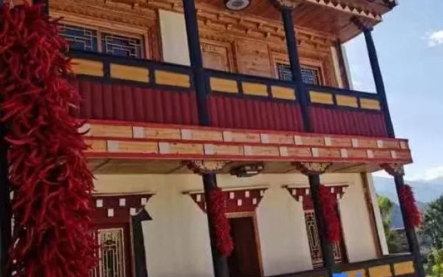Banshan Yue Yi Lu Road Lihua Homestay (Zhonglu Tibetan Village)