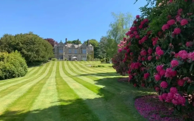 Kendal - Gothic Hall - Luxury Rooms or Apartment