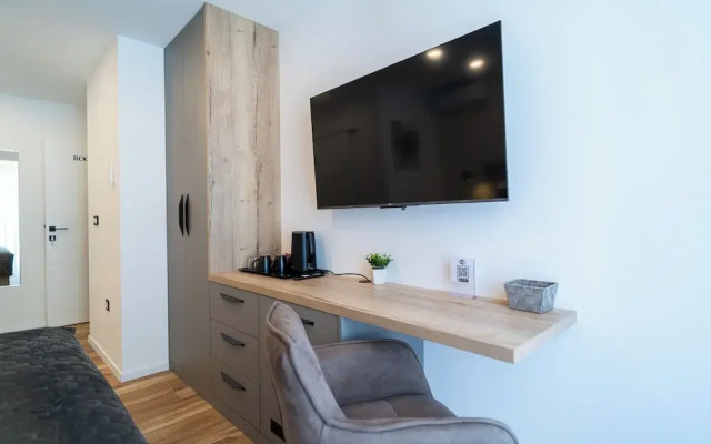 Seafront Sunset Studio&Rooms