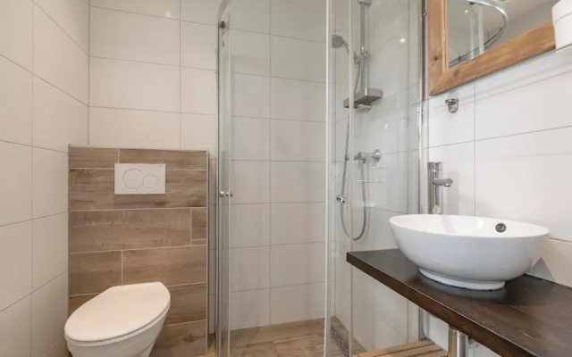 Bungalow in Sint Maartenszee Near Beach