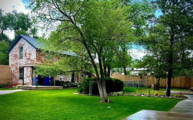 Amazing Historic 1800s Carriage House