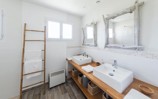 Villa With 5 Bedrooms in Saint-germain-d'esteuil, With Private Pool, E