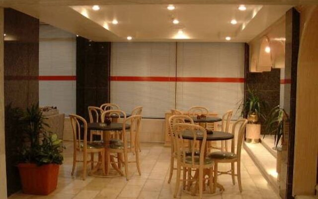 Clermont Hotel Suites