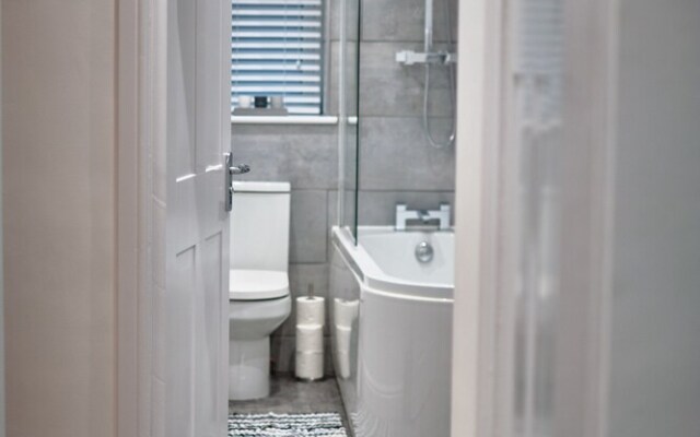 The Townhouse Simple2let Serviced Apartments