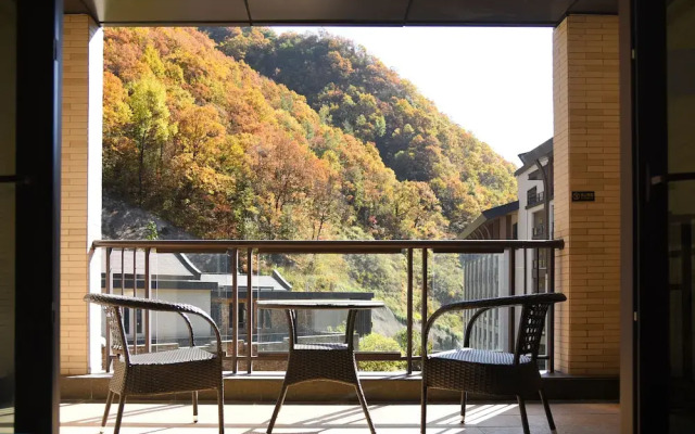 Kande Grand Land Hotel