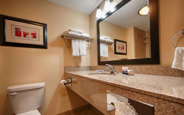 Best Western Plus Airport Inn & Suites