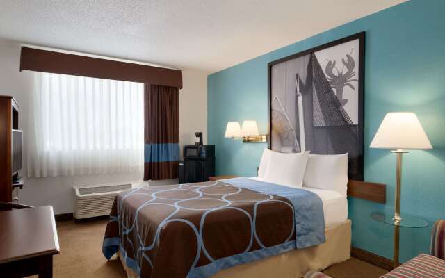Super 8 by Wyndham Portland ME