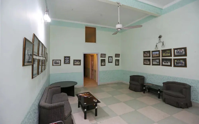 OYO 9306 near IIT