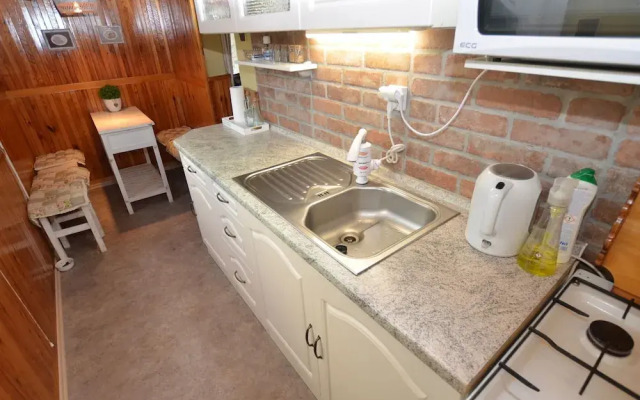 Cozy Chalet in Pilsen With Swimming Pool, Garden, Balcony