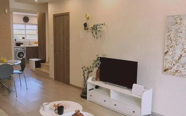 29 LIM - Downtown Retreat