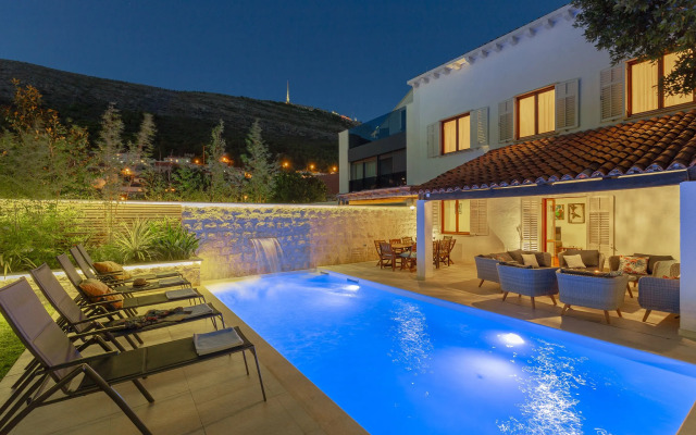 Hedera Estate, Hedera A1