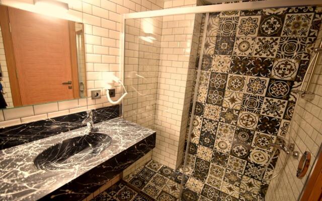 Renk Otel Karşıyaka