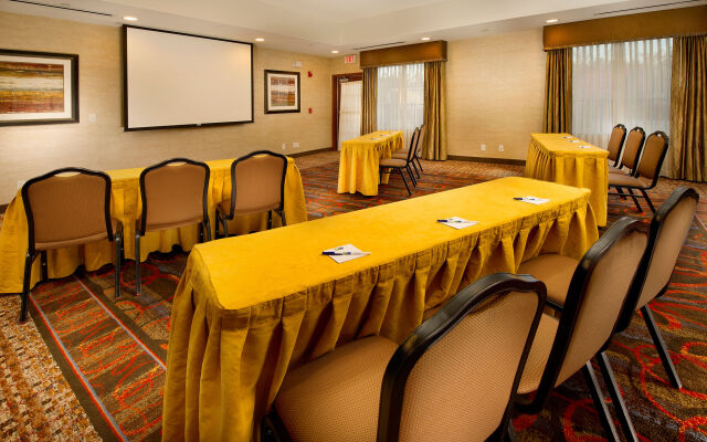 Holiday Inn Express Hotel & Suites Uvalde by IHG