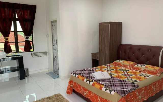 Wan Danisha Villa Inn