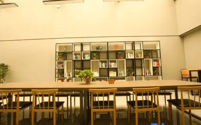 Kyoto Friends Room Youth Hotel (Beijing Wangjing Branch)