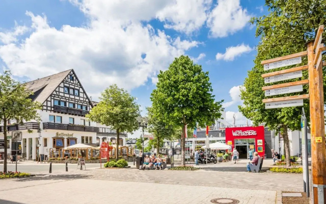 Spacious, Modern Apartment Near the Centre