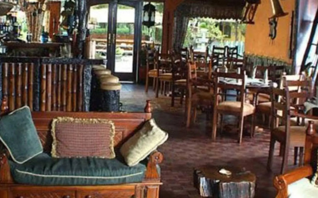 Hotel Rumipamba de las Rosas