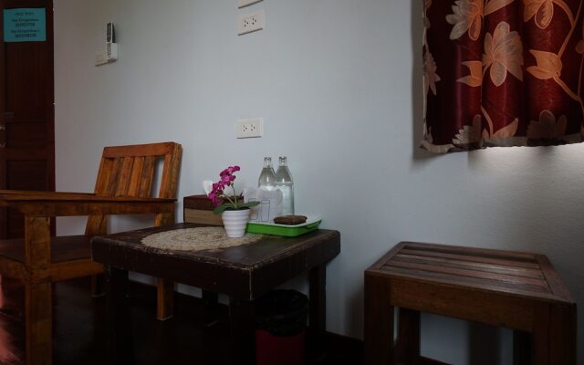 Ban Klong Srabua