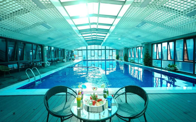 D'Lioro Hotel & Resort