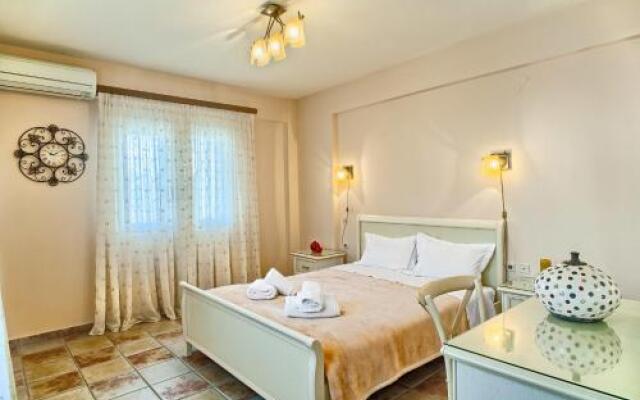 Avli Rooms