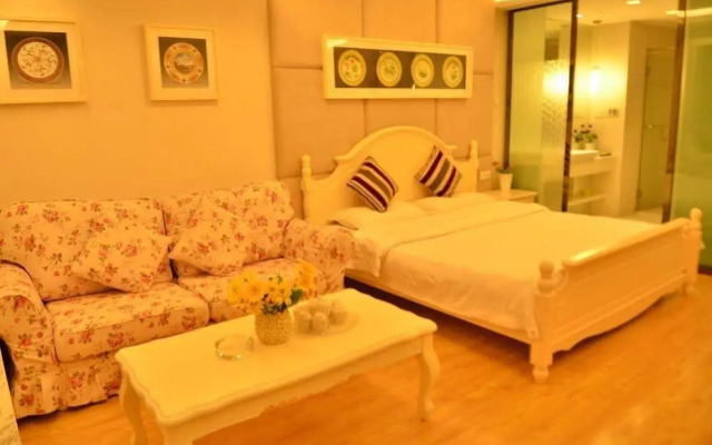 Four Leaf Clover Boutique Apartment Hotel