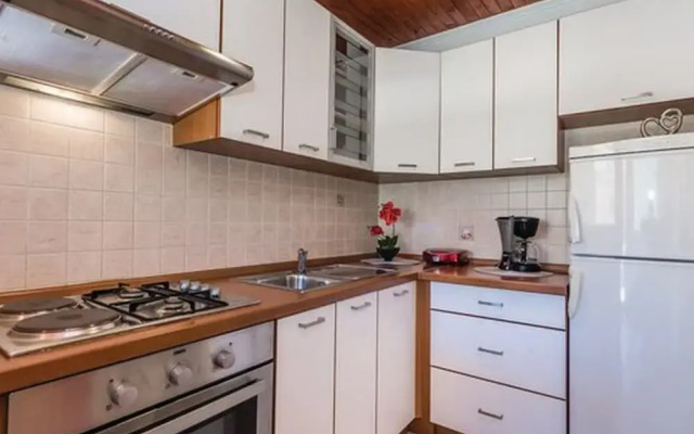 Charming One Bedroom Apartment Povljana