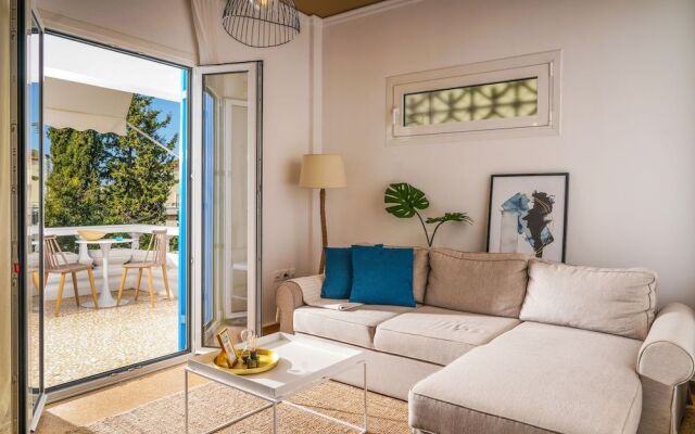 Breeze One Bedroom Apartment by BluPine