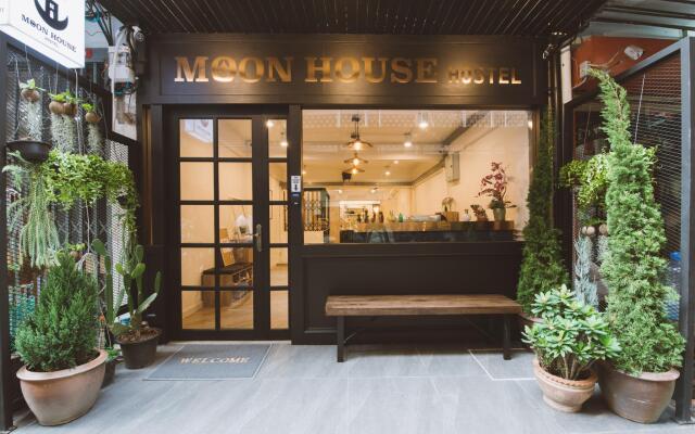 Moon House Hostel