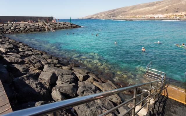 Home2Book Sea Front Duplex Terrace Pool +Wifi