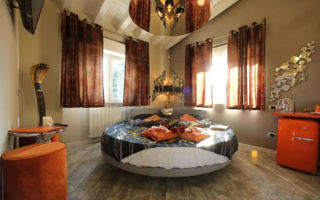 B&B Bellavista Exclusive in zona centrale con piscina riscaldata e Jacuzzi vista lago LA COLAZIONE viene servita in una pasticceria rinomata ed esclusiva esterna alla struttura