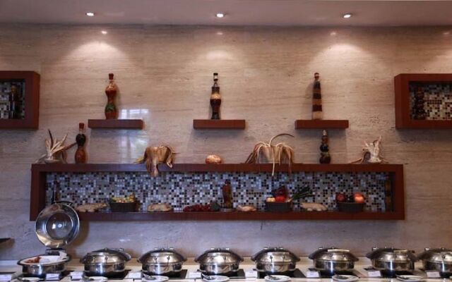 DLF Club 3