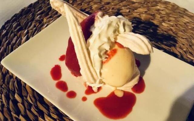 Petit Hotel Restaurante Ses Rotges - Adults Only