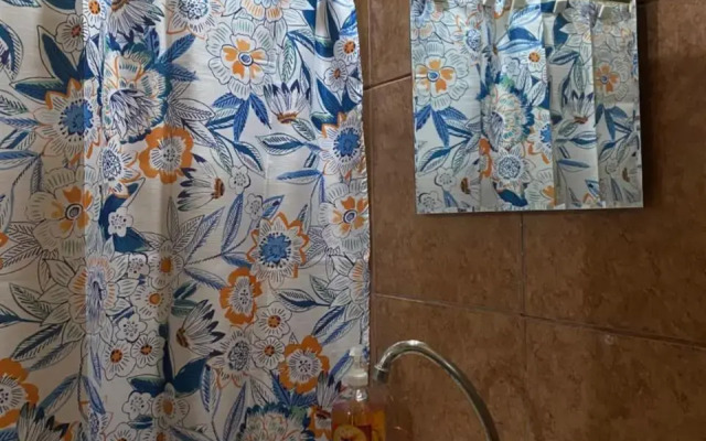 Mauras Tropical Mini Hostel