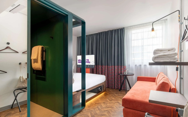 YOTEL Manchester Deansgate