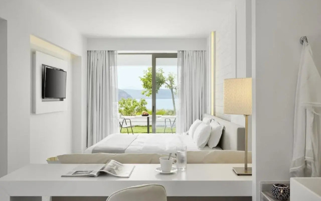 Lichnos Beach Hotel & Suites