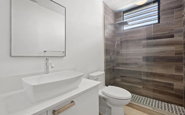 Cozy Beach Getaway Free Parking Smart TV